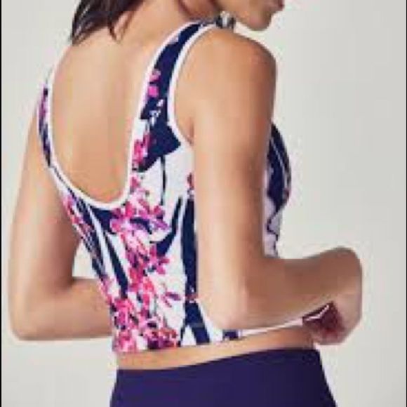 Fabletics • Vasha Midi Sports Bra in Palm Blossom Print - Picture 2 of 11